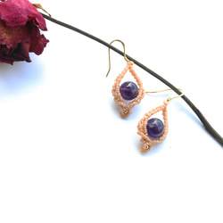 神聖的愛-紫水晶鏤空蠟線編織耳環 第4張的照片