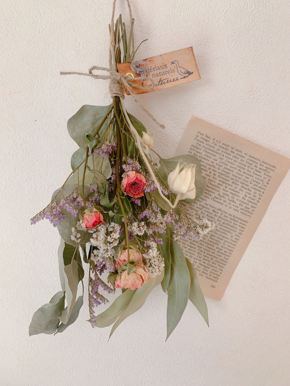 ドライフラワー ポポラスと細葉ユーカリにピンクの薔薇の可愛い  