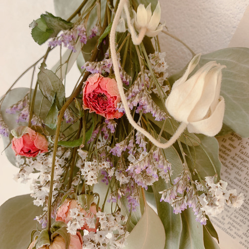 ドライフラワー ポポラスと細葉ユーカリにピンクの薔薇の可愛い  