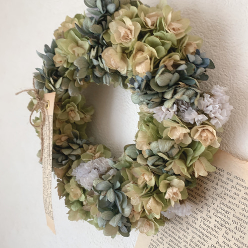 紫陽花のドライフラワーリース　七月のインテリア　柏葉紫陽花 紫陽花のドライフラワーリース七月のインテリア柏葉紫陽花