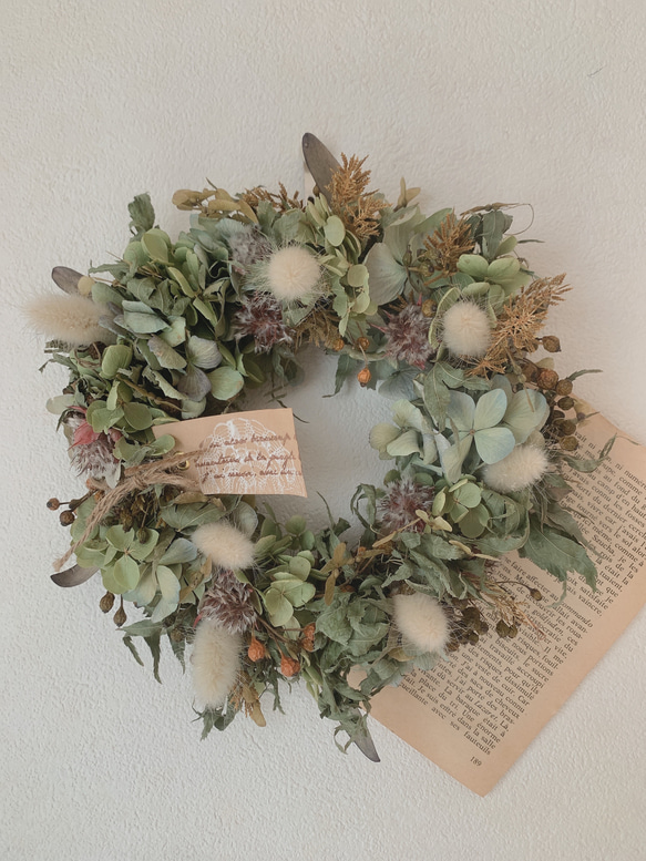 ドライフラワー アナベルと秋色紫陽花と多種の花材のリース リース 葉  