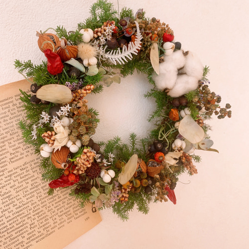 ドライフラワー 木の実たっぷりのクリスマスカラー冬リース リース 葉
