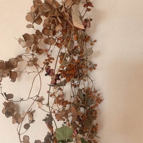 ドライフラワー たくさんのヘクソカズラとタンキリマメと山芋の花殻の