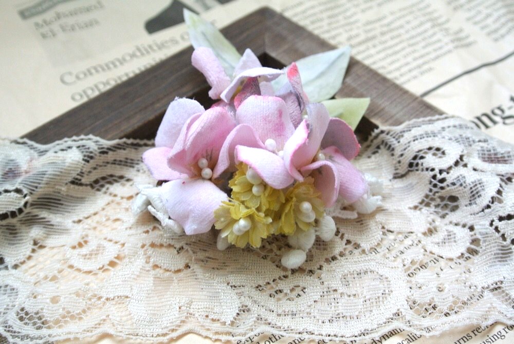 handmade 布花コサージュ 布花のコサージュ（039） コサージュ りっか 通販 6919964｜Creema