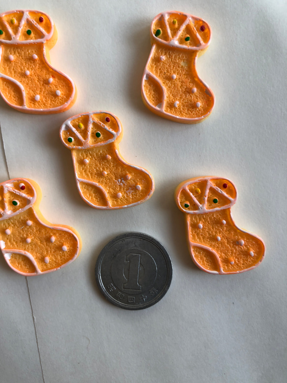 送料無料♡クリスマスプラパーツ5つ　くつしたのアイシングクッキー 2枚目の画像