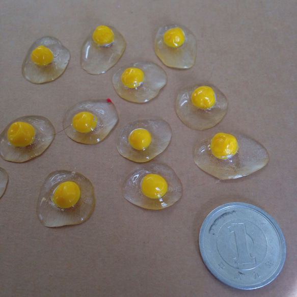 送料無料♡生卵のデコパーツ6つセット 2枚目の画像