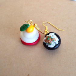 送料無料♡日本のお正月ピアス 納豆ごはんと鏡餅 1枚目の画像
