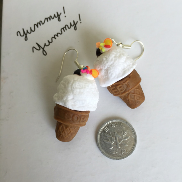送料無料♡夏のレアチーズアイスクリームピアス 2枚目の画像