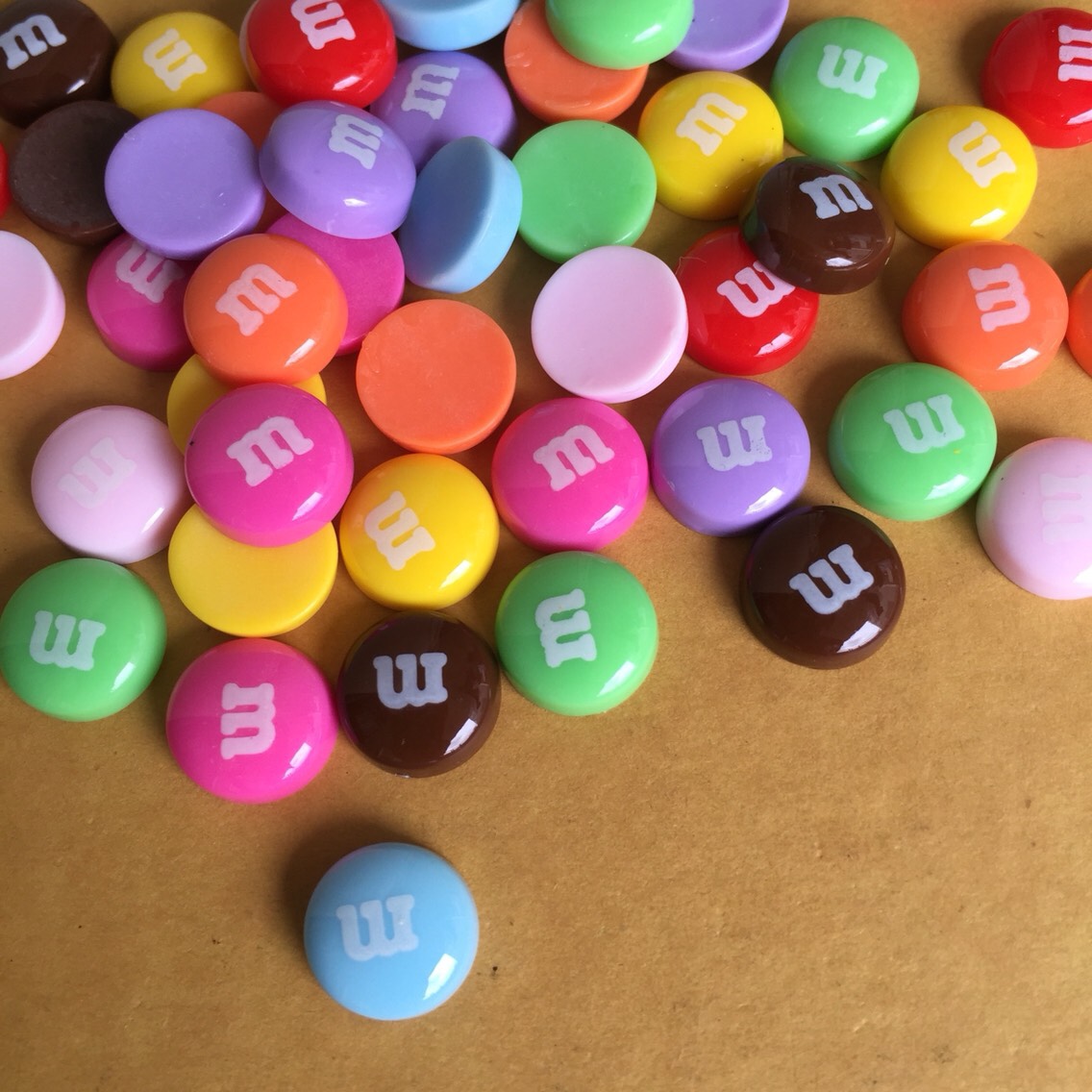 送料無料❤︎マーブルチョコのデコパーツ50個セット 15㎜タイプ