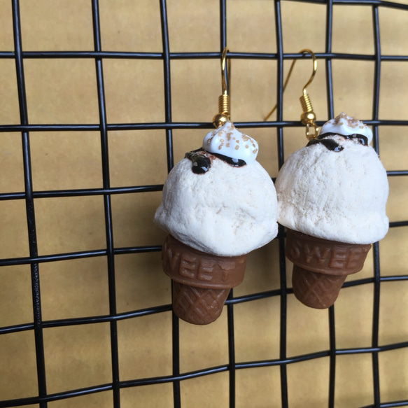 送料無料♡チョコレートクリームアイスクリームピアス 1枚目の画像