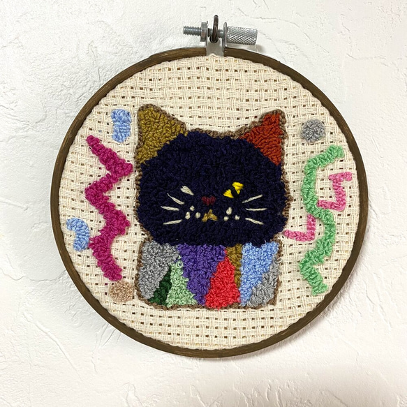 刺繍枠13cm「黒猫」 1枚目の画像