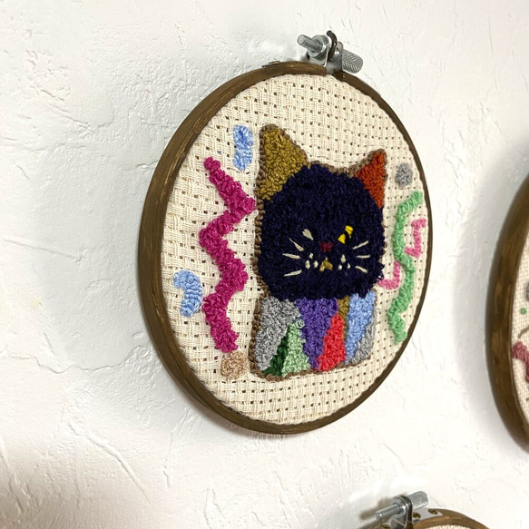 刺繍枠13cm「黒猫」 2枚目の画像