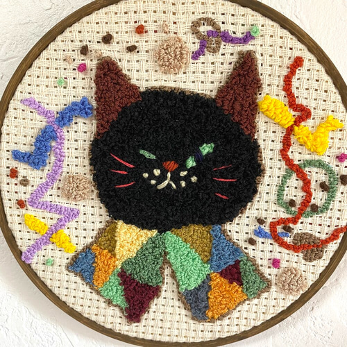 刺繍枠16.5cm「黒猫」 タペストリー・壁掛け aya nariai 通販 12632852