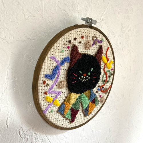 刺繍枠16.5cm「黒猫」 タペストリー・壁掛け aya nariai 通販 12632852