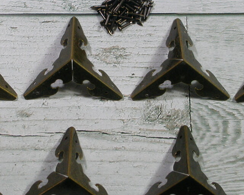 ♛アンティークスタイル ボックスコーナー金具 / 角金具