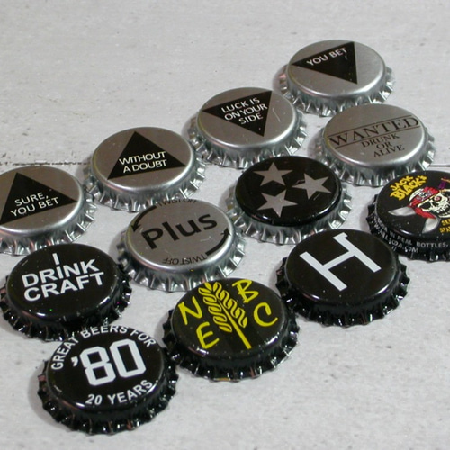 ♛世界のドリンク / ビール王冠キャップ 未使用新品 12個セットBC12