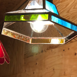 サーカスカラーのへっぽこペンダントライト (ステンドグラス ランプシェード) 8枚目の画像