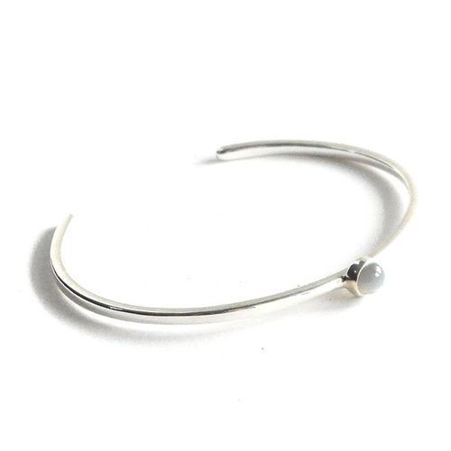 Roro Kidul グレームーンストーンシルバーバングル -さざ波のように