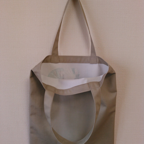 熱帯魚プリントのぺたんこバッグ（ベタ・プラカット・ギャラクシー