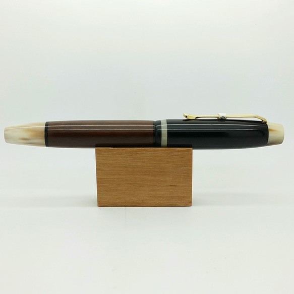 ハンドメイドのペン -  142本のホーンペンカバー+フィリピンの黒檀のペン本体 3枚目の画像