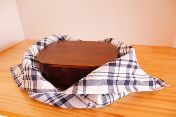 イタリア製リネンあずま袋お弁当袋(麻紺チェック) 1枚目の画像