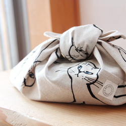 あずま袋お弁当袋(綿麻生成り猫) 1枚目の画像