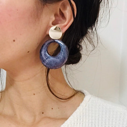 人気▹おおぶりマーブル柄フープ*ピアス/イヤリング 4枚目の画像