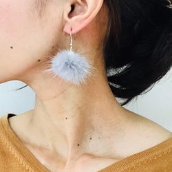 揺れて人気❁⃘*.ﾟミンクファー×コットンパールピアス／イヤリング 2枚目の画像