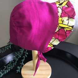 個性的で可愛いベビーボンネット ベビー帽子／ピンク×アフリカン幾何学模様 2枚目の画像