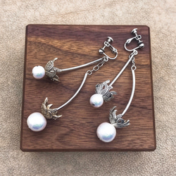 ほころぶ蕾のイヤリング[偏光コットンパール]/Bud Earring [cotton pearl] 2枚目の画像