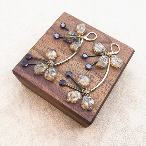 たけこ　Tiffany & Co. ジョリービーズフラワー コンビ　ピアス べっこう風チェコガラスビーズの2連フラワーピアス[Tortoiseshell