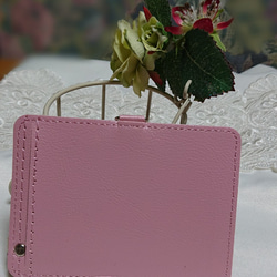 【New】ピンクのパスケース                           ☆白い猫とローズピンクの花 4枚目の画像