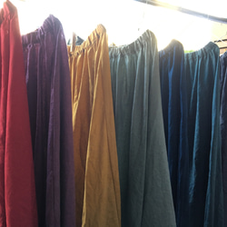 何色にする⁇ リネン100% ギャザーマキシスカート ビリジアン 7枚目の画像