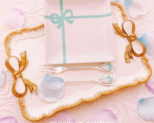 リボンデザインの青色ボウル リボンデザインの青色ボウル