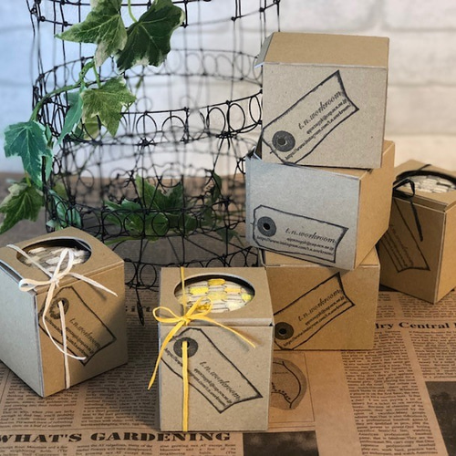 フランスアンティークお花柄 カルトナージュ　ミニクッション ピンクッション フランスアンティークお花柄 カルトナージュ ミニクッション