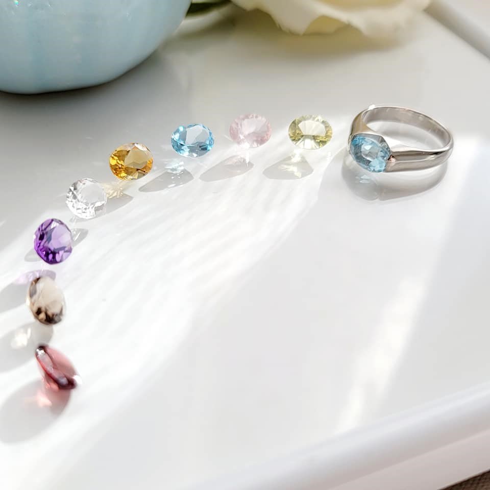 14k WG 緑色石 オーバルカットリング レディース