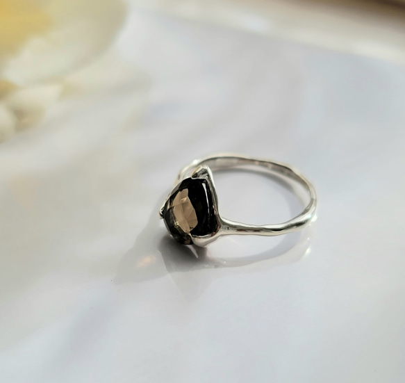 スモーキークオーツペアシェイプローズカット＊ハートモチーフリング《送料無料》PY-263 6枚目の画像