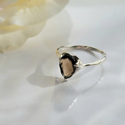 スモーキークオーツペアシェイプローズカット＊ハートモチーフリング《送料無料》PY-263 5枚目の画像