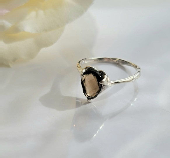 スモーキークオーツペアシェイプローズカット＊ハートモチーフリング《送料無料》PY-263 5枚目の画像