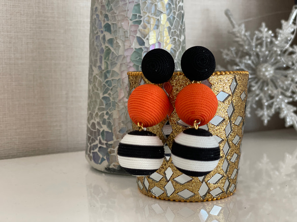 【1番人気！】レッド♡ボンボンピアス 1番人気！】レッド♡ボンボンピアス 大人気♡ボンボンピアス ピアス