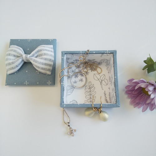 カルトナージュ リボンの小さな小物入れ フリーボックス・小物入れ