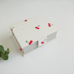 カルトナージュの小さな本型小箱(さくらんぼ） 6枚目の画像