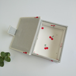 カルトナージュの小さな本型小箱(さくらんぼ） 3枚目の画像