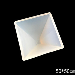 ピラミッド型　542# 50*50mmシリコンモールド/オルゴナイト 3枚目の画像