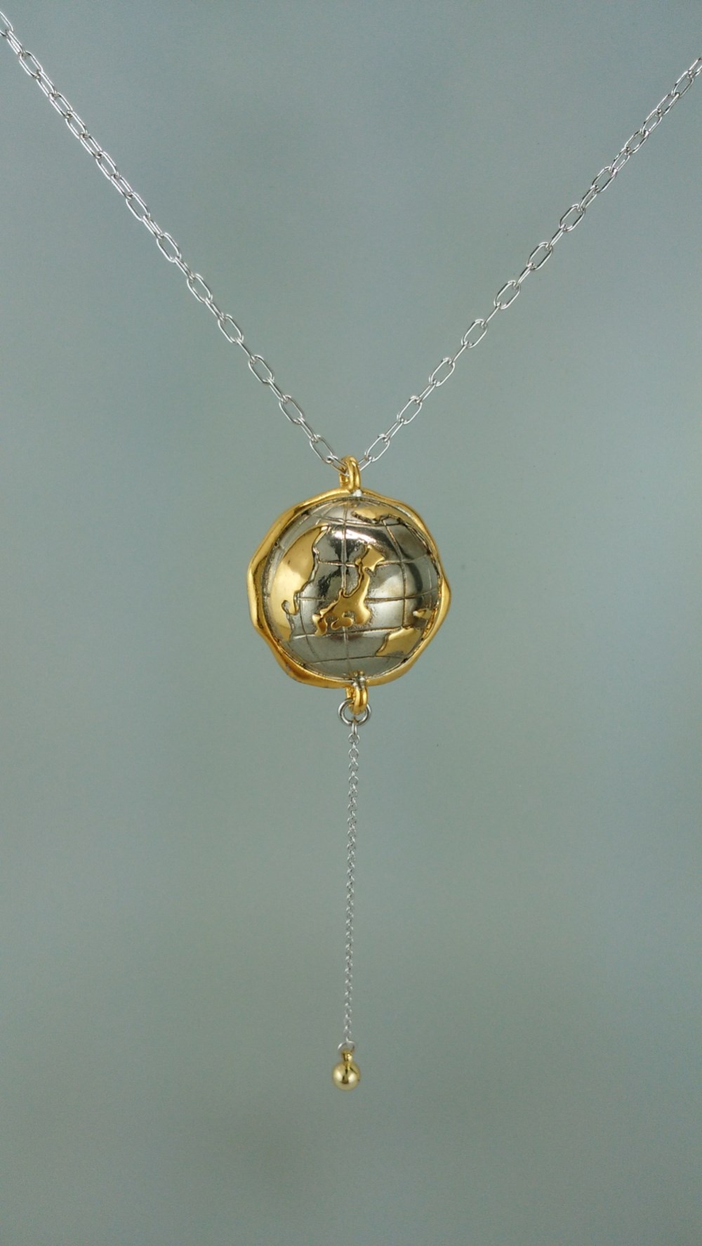 天球儀　ペンダント ガラスの☆Celestial globe〈天球儀〉ネックレス/宇宙 | iichi