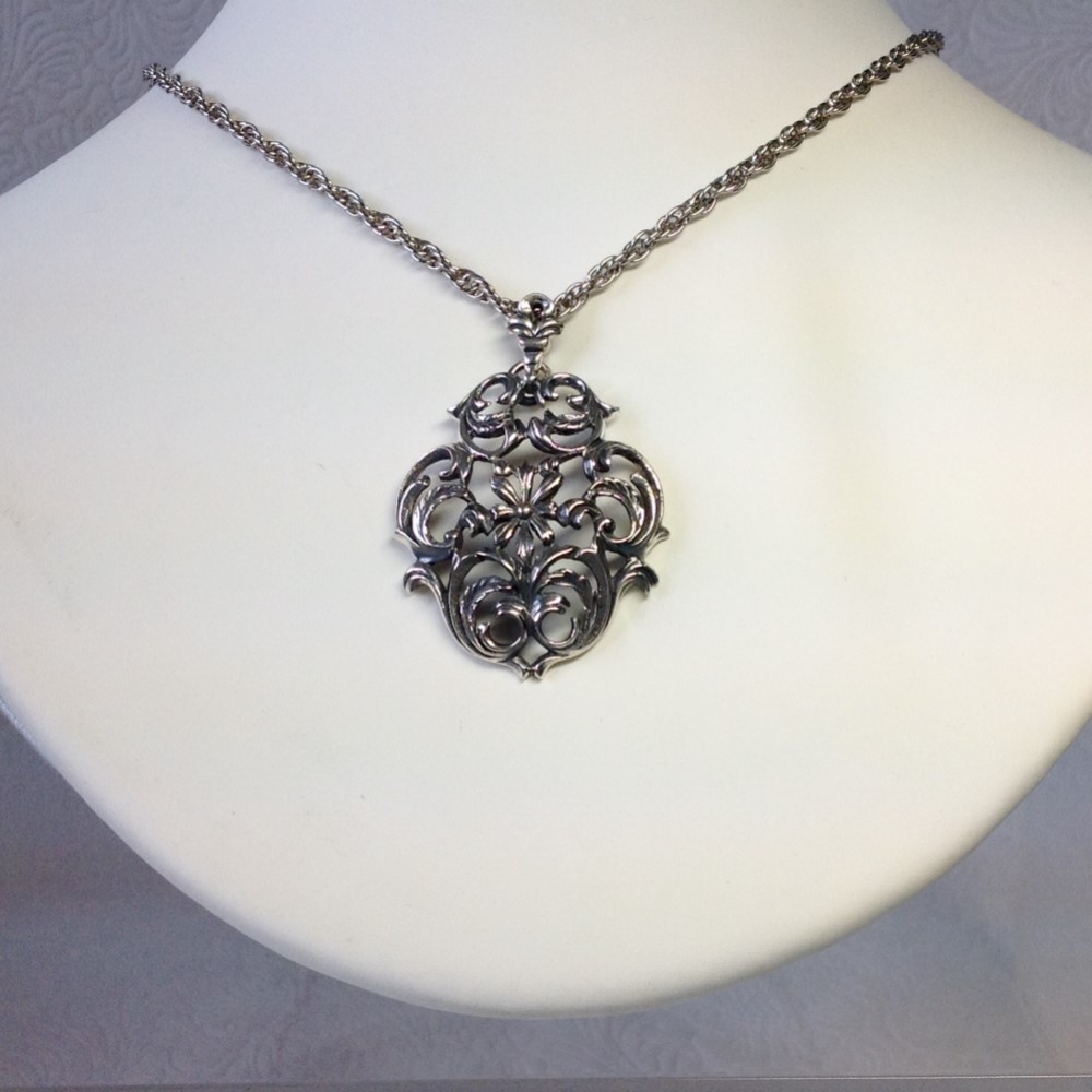 Silverﾍﾟﾝﾀﾞﾝﾄ　「ロココ」No.4908