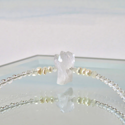 結晶の形◇ミニチュア水晶クラスターと淡水真珠／316L－bracelet 3枚目の画像