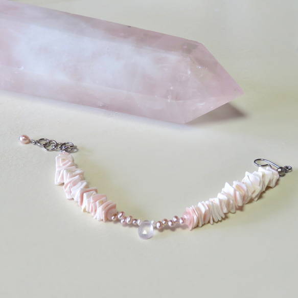 花びらの絨毯【I】◇Rose Quartz × Pink shell／316L-bracelet 5枚目の画像