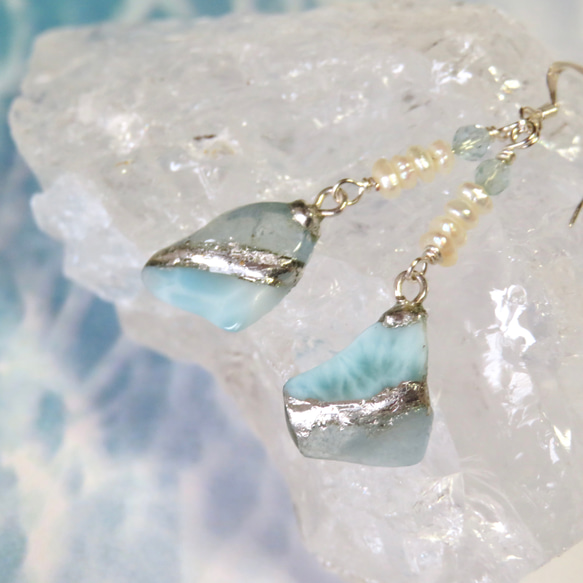 海が揺れる＊Larimar×Aquamarine＊銀継ぎピアス／M size 2枚目の画像