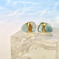 とろける氷と水面＊Larimar×Aquamarine＊金継ぎ／pierce／M~S size 2枚目の画像